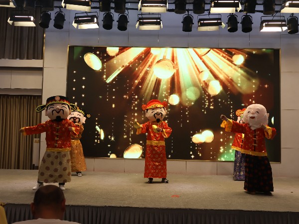 麻豆视频免费看2025年年会节目